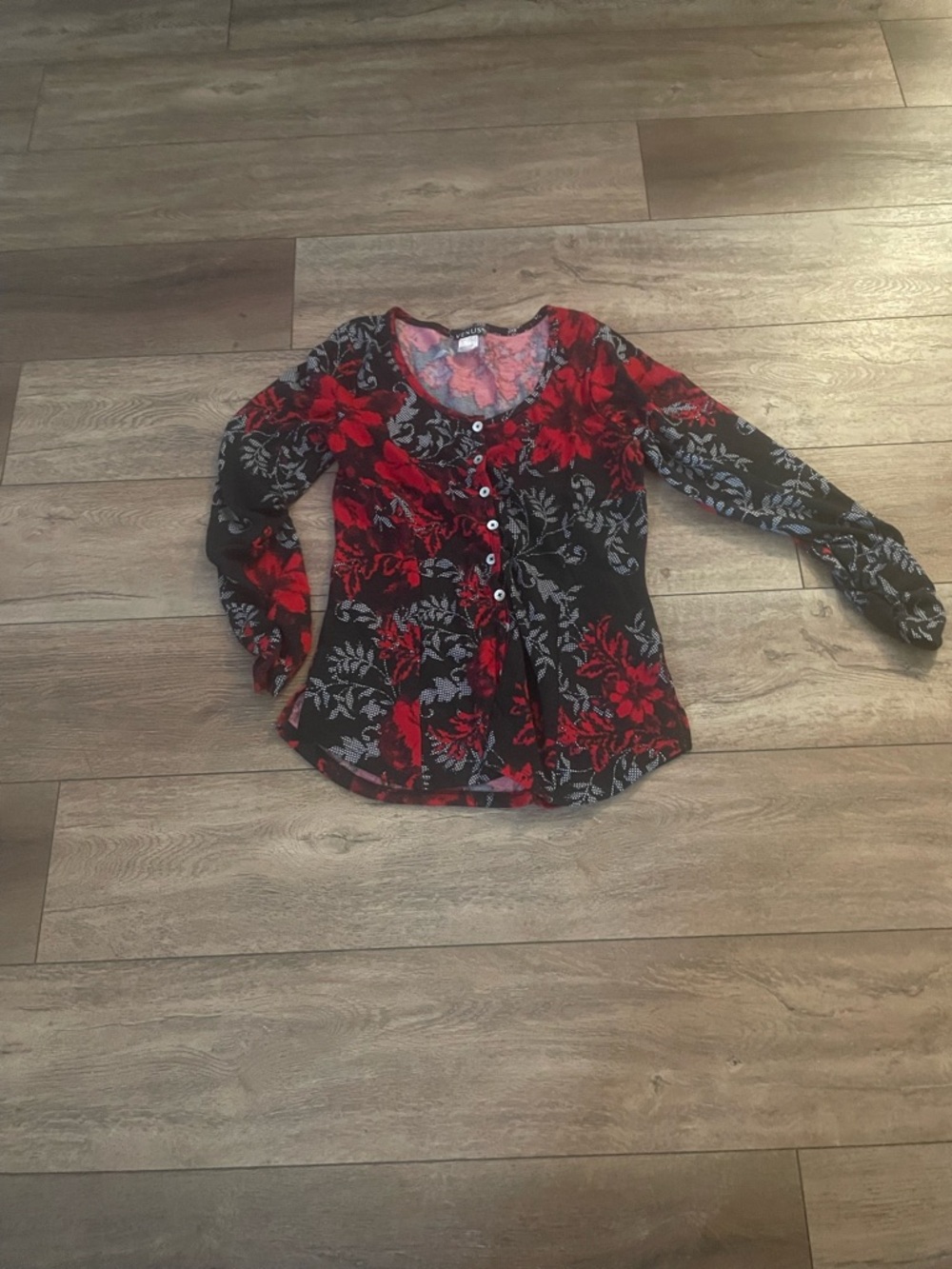 VENUS Red Floral Button-Front Long Sleeve Top